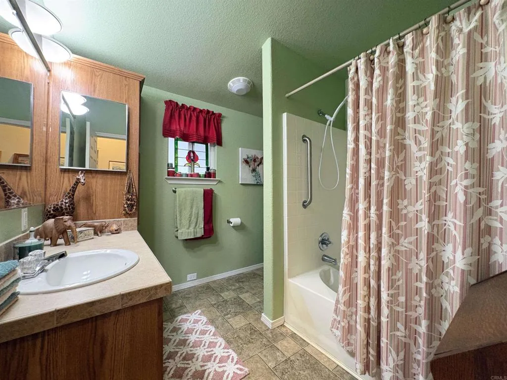 https://cdn.realtyfeed.com/cdn/127/306728113/e06dec6b9a70db70fe5c7e3811a07e13.webp
