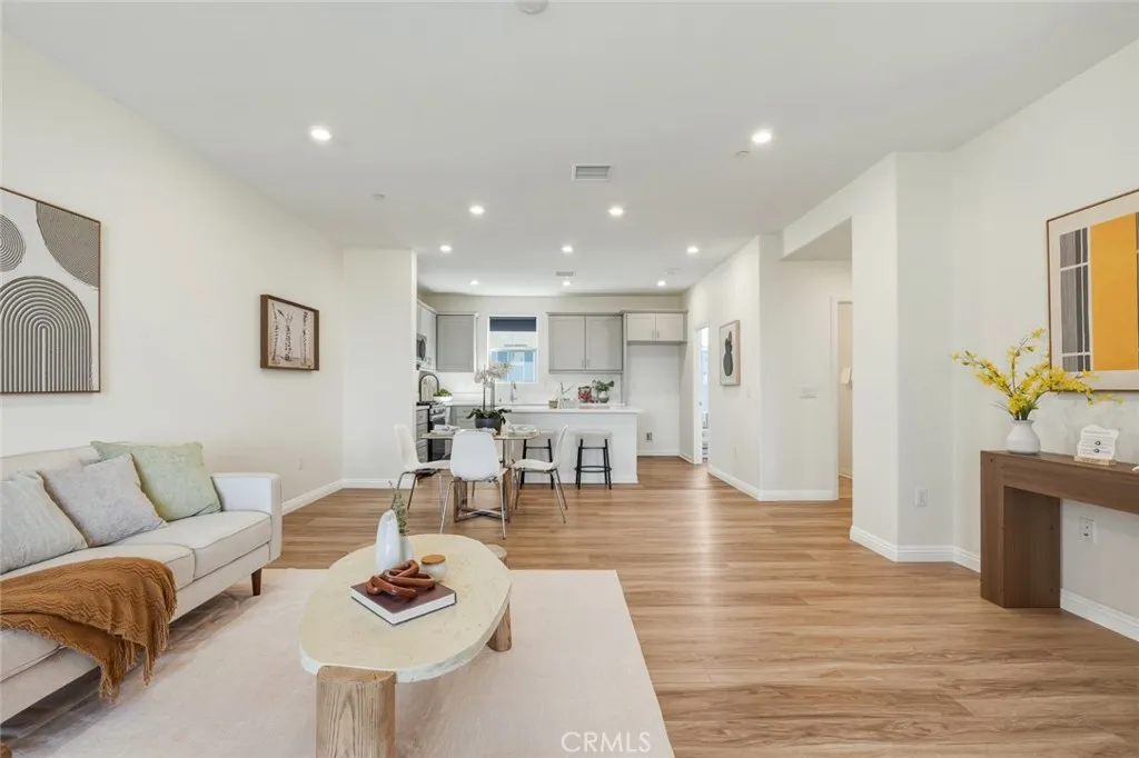 https://cdn.realtyfeed.com/cdn/127/306728145/02f7aafca73f501caf1eadd5f87c5604.webp