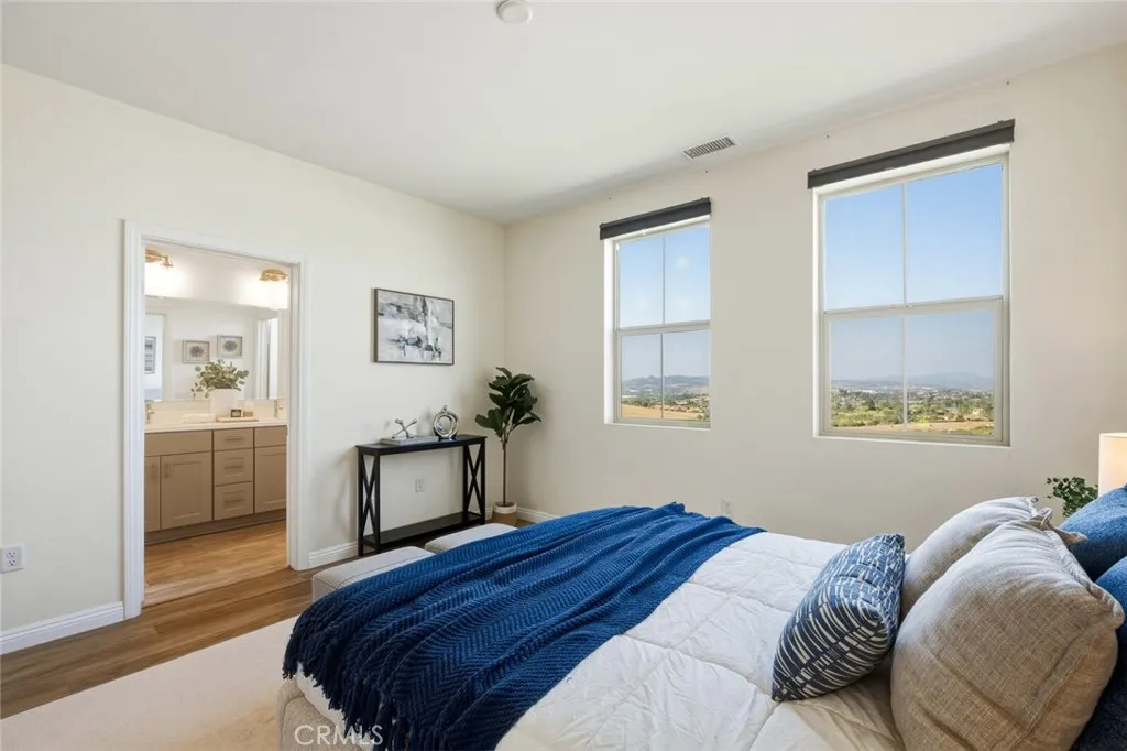 https://cdn.realtyfeed.com/cdn/127/306728145/250f2b77c37a148cc5429e632f9ba1f9.webp