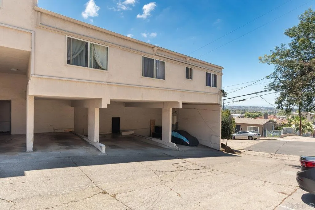 https://cdn.realtyfeed.com/cdn/127/306728172/275c09f93759f5cb8bb219f100ad1a44.webp