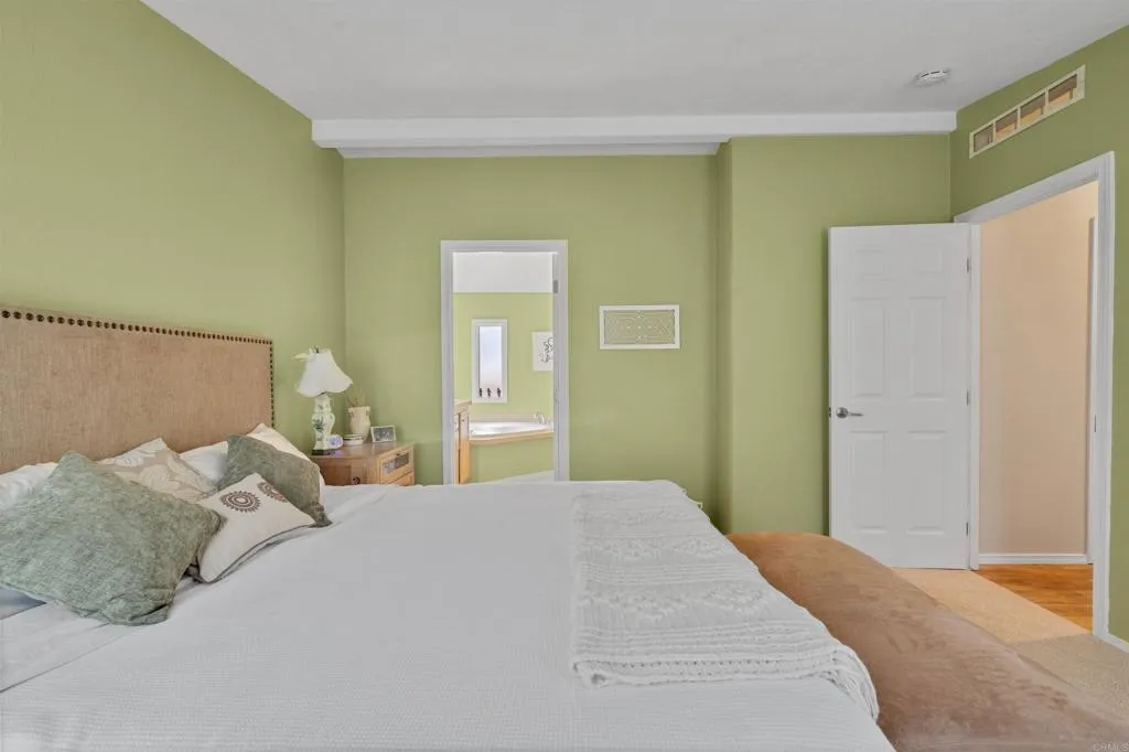 https://cdn.realtyfeed.com/cdn/127/306728176/1fd99aaa4299bf2636305e87e2974bce.webp