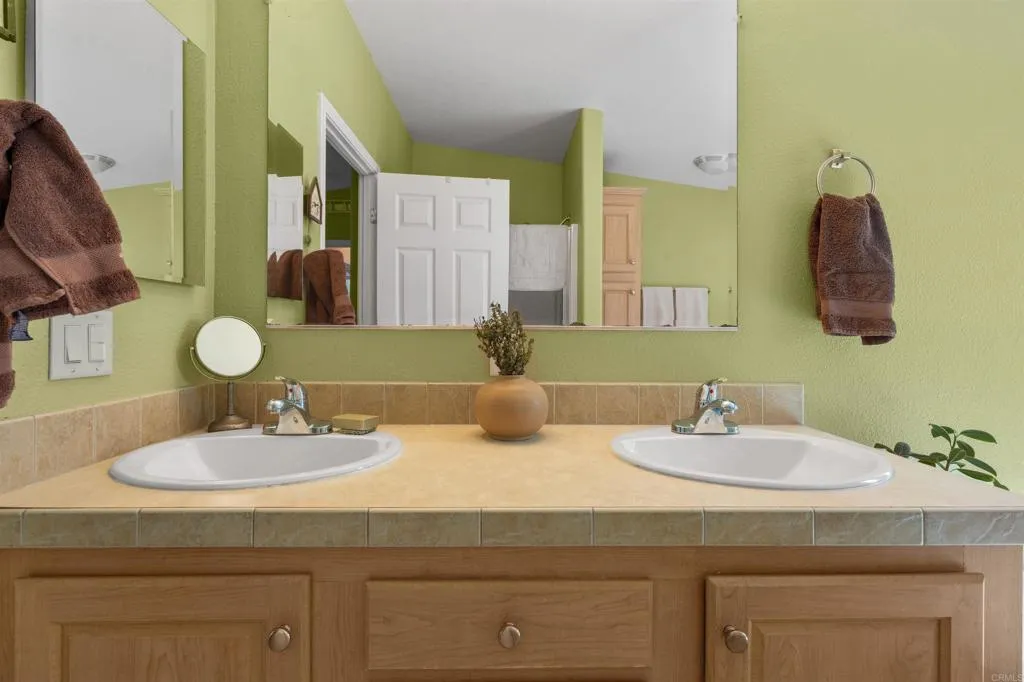 https://cdn.realtyfeed.com/cdn/127/306728176/c2bc059e8f90d30c84f498d57ac7ad30.webp