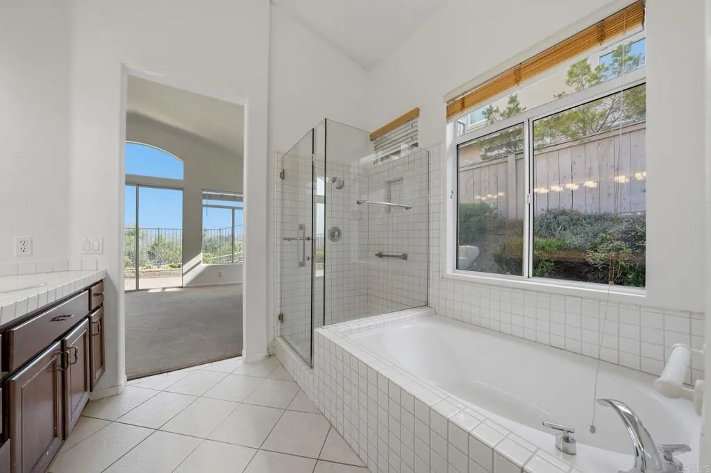 https://cdn.realtyfeed.com/cdn/127/306728177/815bacb22b99ffbdca45f77224ea56f1.webp