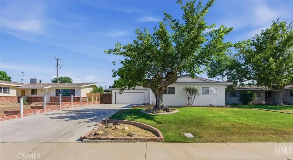916 Alandale Avenue, Bakersfield, CA 93308 - Main photo, Bakersfield, CA