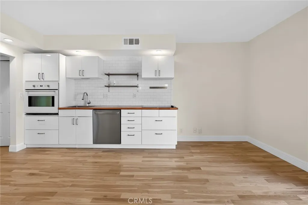 1131 Alta Loma Unit 308, West Hollywood, CA 90069 - Photo 3 of 29, West Hollywood, CA