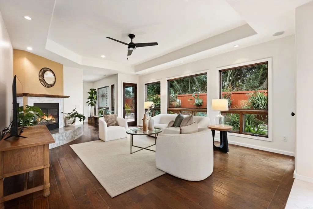 https://cdn.realtyfeed.com/cdn/127/306728414/26b30de08d1b6797fdfa45c288e41660.webp