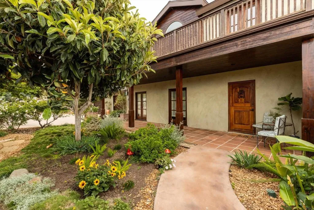 https://cdn.realtyfeed.com/cdn/127/306728414/685953905e2ec2ffe8c16340d06f80e9.webp