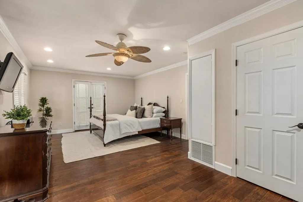 https://cdn.realtyfeed.com/cdn/127/306728414/8ff0469716eaf3e106bd92e4b695b575.webp