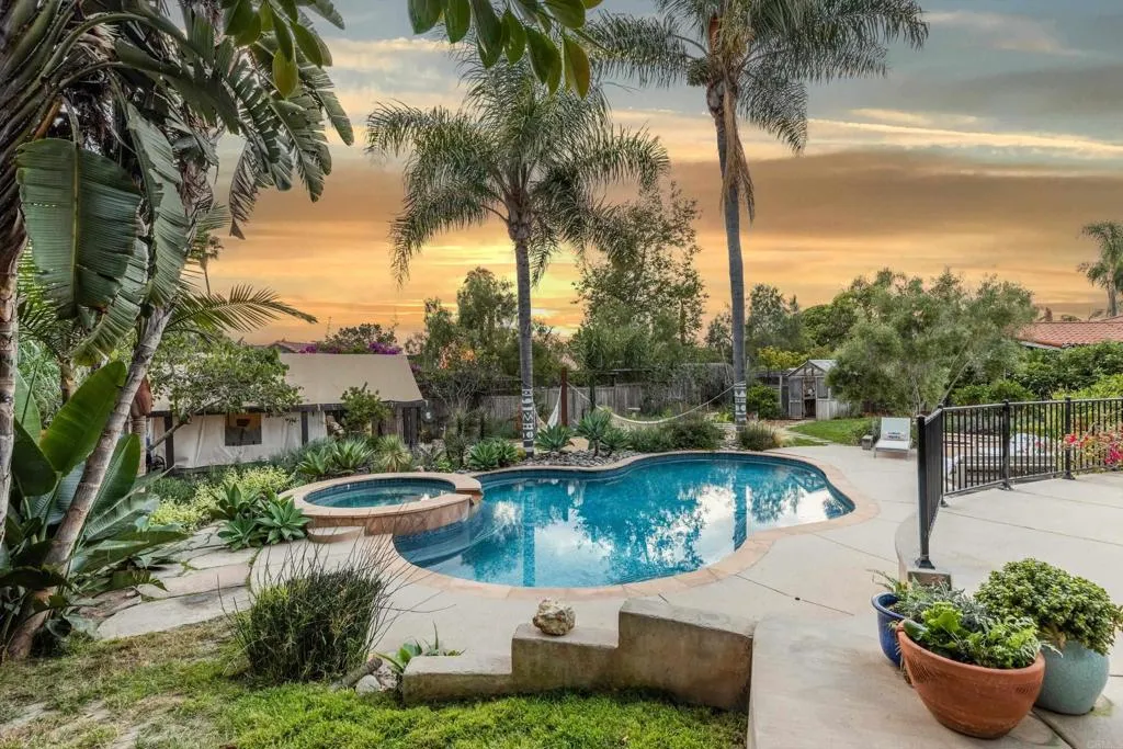 https://cdn.realtyfeed.com/cdn/127/306728414/9a01db5ab1a925cc8b4c41cb20e87858.webp