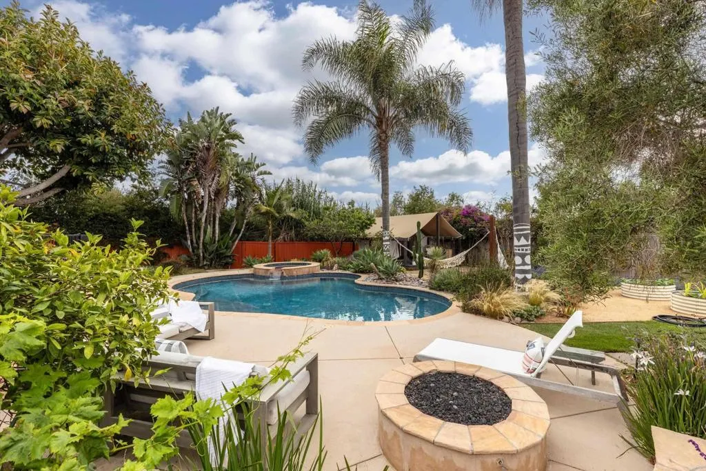 https://cdn.realtyfeed.com/cdn/127/306728414/de5bc00a9f8ebb0840bacb6f6edf4079.webp