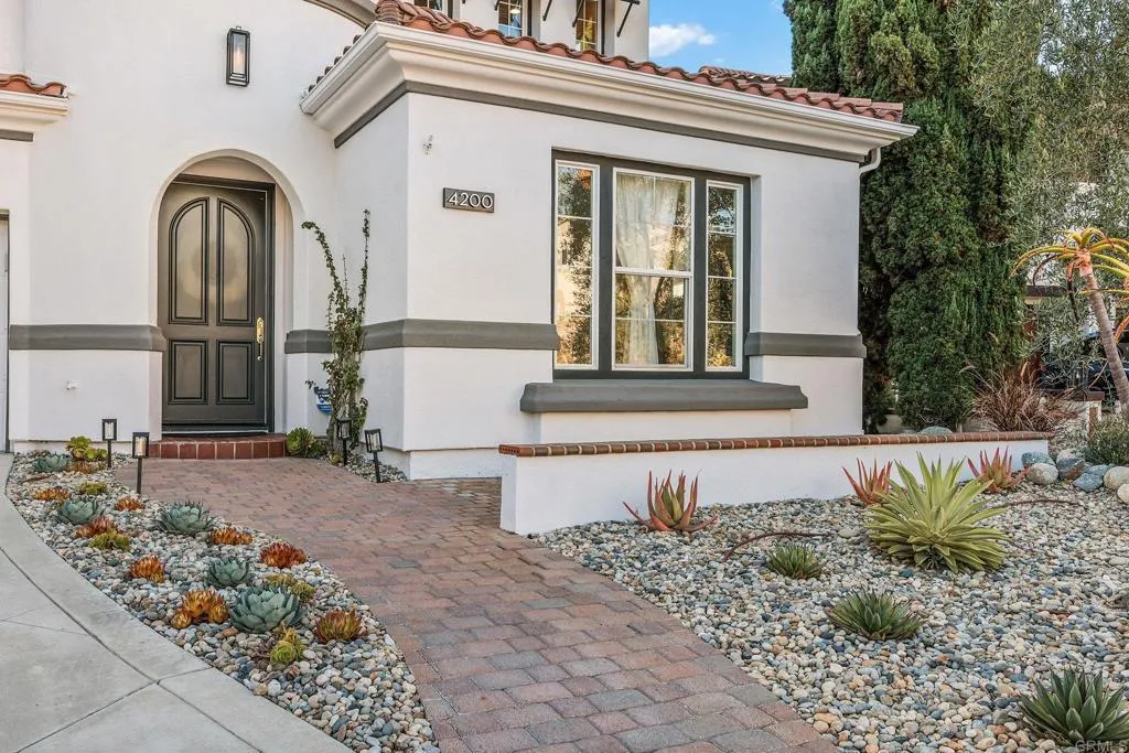 https://cdn.realtyfeed.com/cdn/127/306728453/30f52d01bb1085a84e7f562f58c1f278.webp