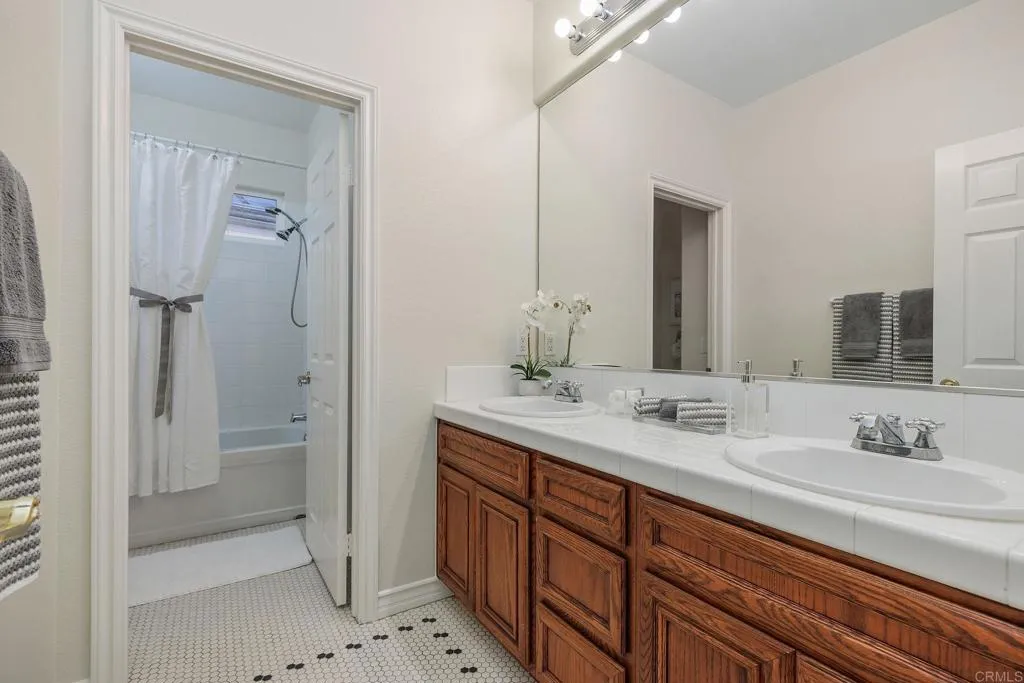 https://cdn.realtyfeed.com/cdn/127/306728453/5c1768d757ac043ae0c97eb3a842d1d3.webp