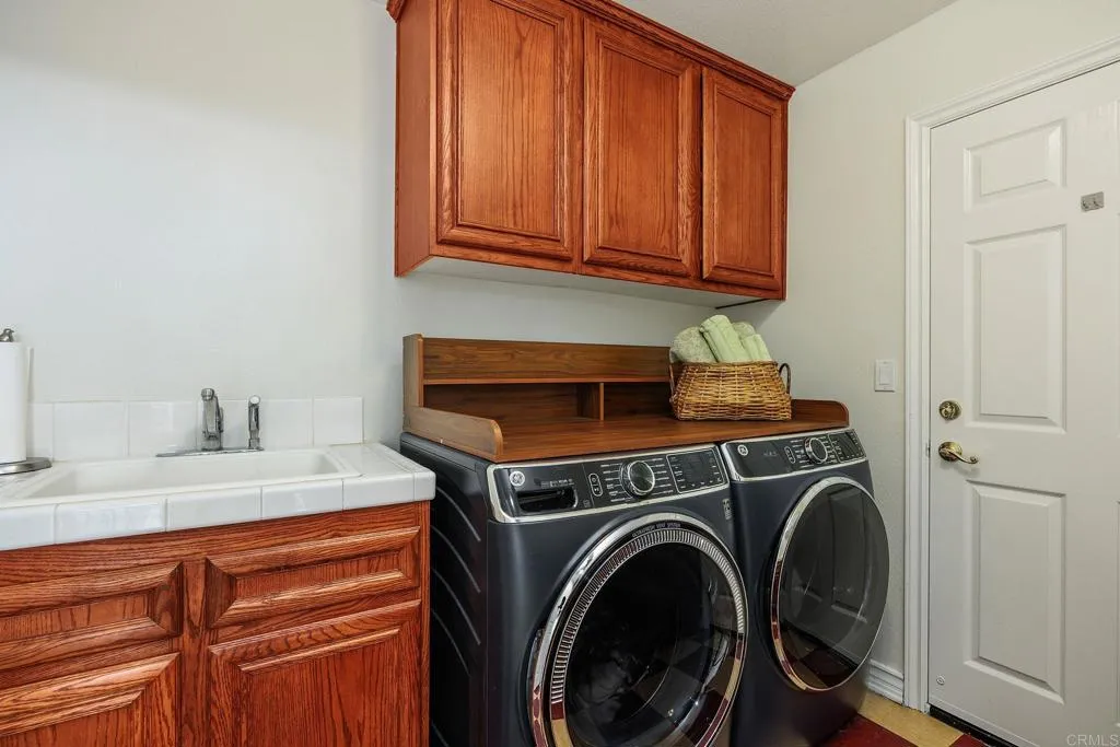 https://cdn.realtyfeed.com/cdn/127/306728453/9a1d9fecaacbfa6a1a000ca17d755e91.webp