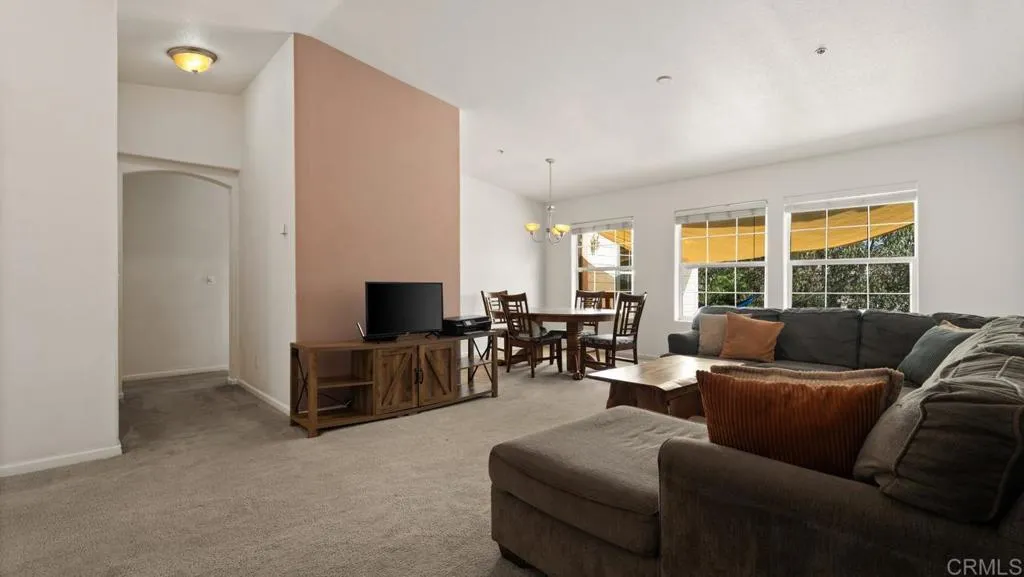 https://cdn.realtyfeed.com/cdn/127/306728547/38080d4fecdb41c7bcec9d1798b647ff.webp