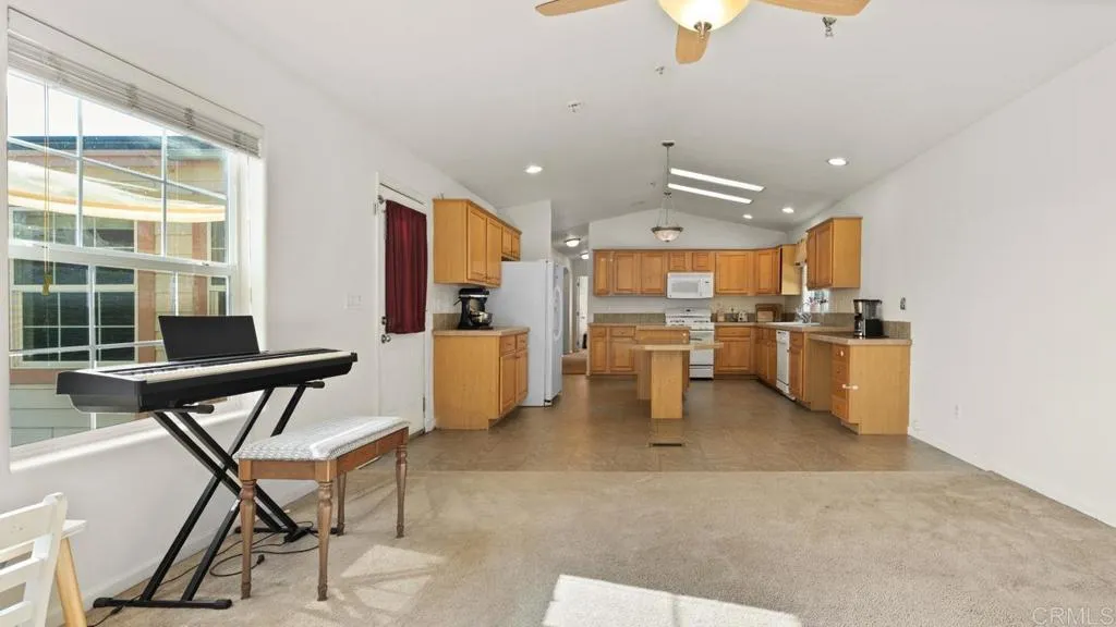 https://cdn.realtyfeed.com/cdn/127/306728547/9e3d697a99f8ccd351266ee313e5e303.webp