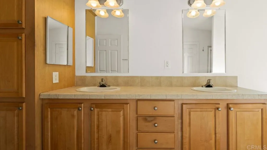 https://cdn.realtyfeed.com/cdn/127/306728547/c6d2533a25ce760f0a803cbf4d0c49a3.webp