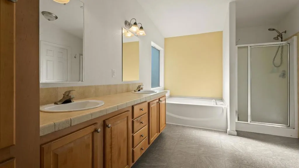 https://cdn.realtyfeed.com/cdn/127/306728547/ea864b90af83b9afe0490866b4385ae6.webp