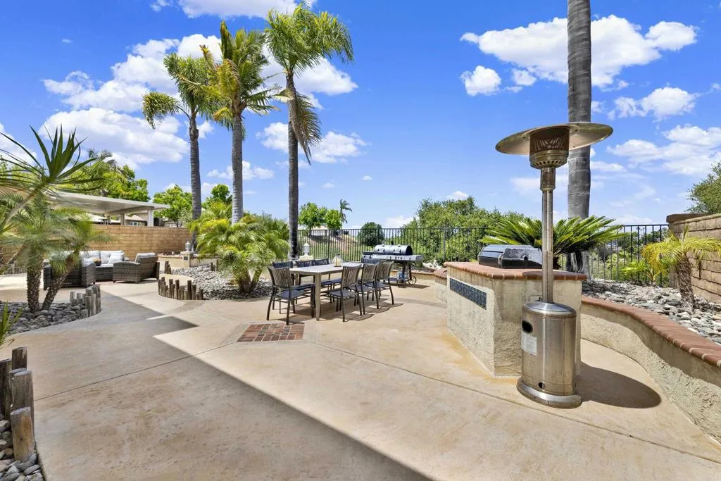 https://cdn.realtyfeed.com/cdn/127/306728551/22a219d80a0a1de4538a84f7b3161fe1.webp