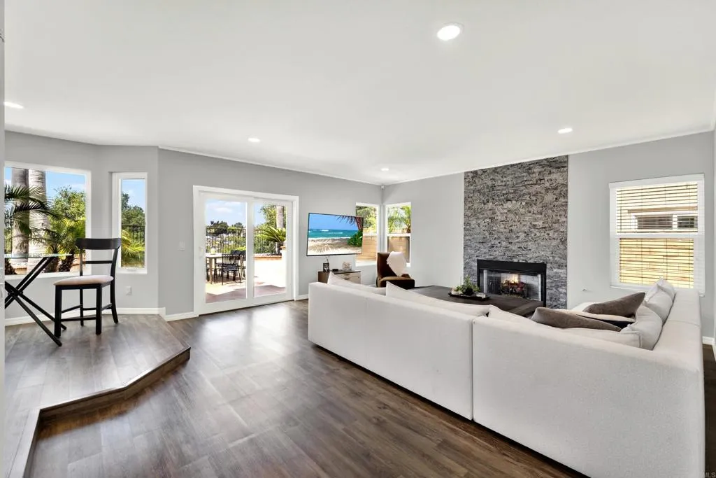 https://cdn.realtyfeed.com/cdn/127/306728551/4285a4b6ebfd3c1304bea7a81fbe87b6.webp