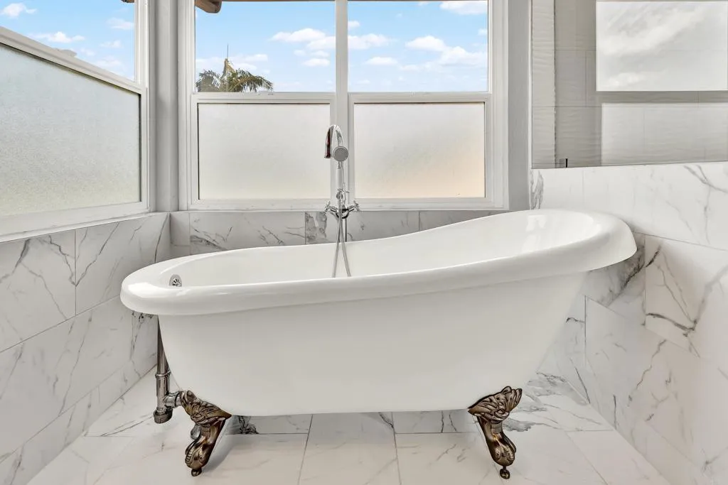 https://cdn.realtyfeed.com/cdn/127/306728551/52f7eb2548444450b08d95025fd174fa.webp
