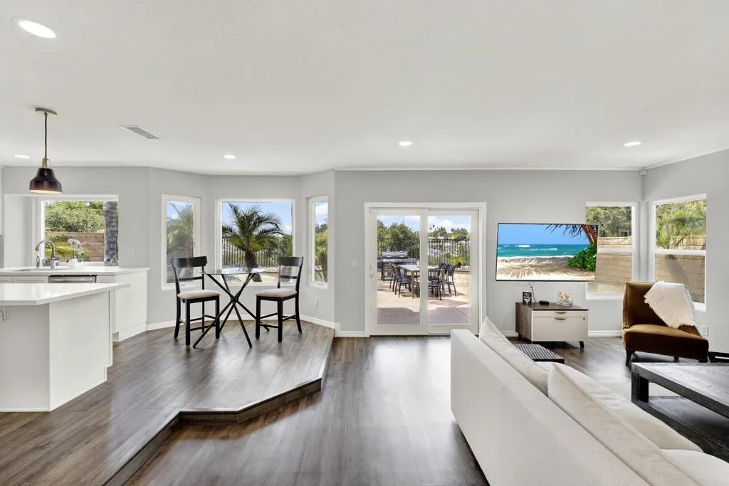 https://cdn.realtyfeed.com/cdn/127/306728551/8cbc1693e181f4e0e495a71f18bf50bb.webp