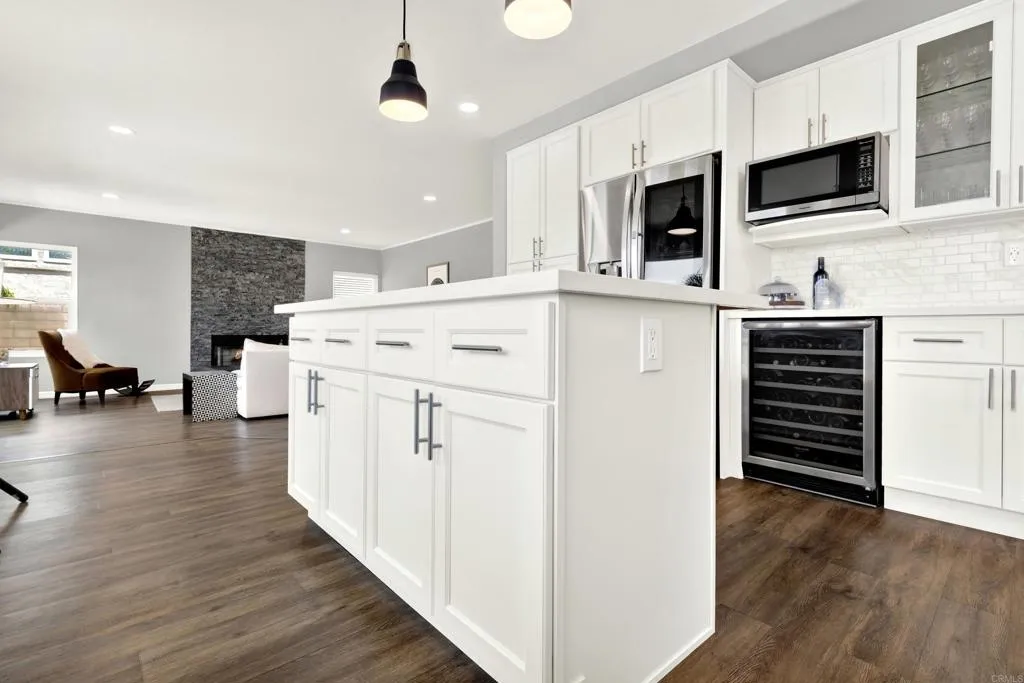 https://cdn.realtyfeed.com/cdn/127/306728551/dfa4c0d6decbfaf13123e4978c7f78d8.webp