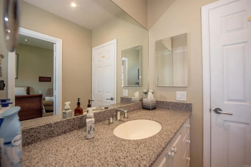 https://cdn.realtyfeed.com/cdn/127/306728558/1293b5623358c4f0373eacfbccf2ffcb.webp