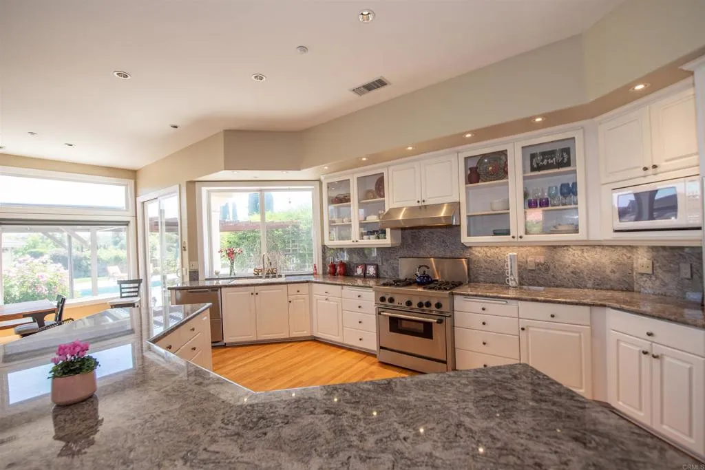 https://cdn.realtyfeed.com/cdn/127/306728558/19fef7ada5c6e97820ab15d8f164b71b.webp