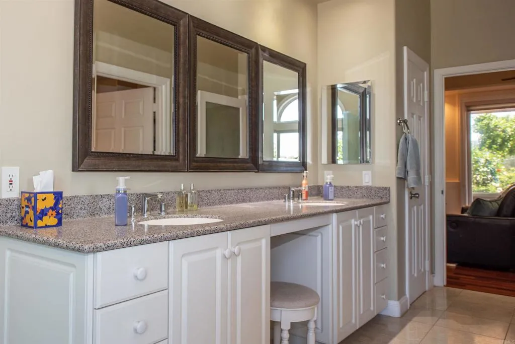 https://cdn.realtyfeed.com/cdn/127/306728558/413d7411e3eeea9b4bfc04fc64867c01.webp