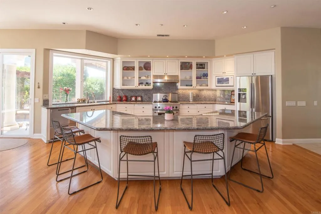 https://cdn.realtyfeed.com/cdn/127/306728558/a1588e1db74d457a14a7d40884a7ae58.webp