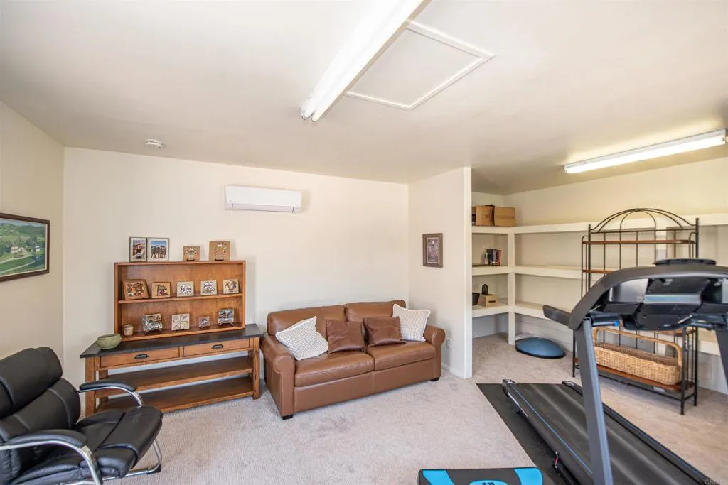 https://cdn.realtyfeed.com/cdn/127/306728558/d214876d8224ac039629db319ccb74cf.webp