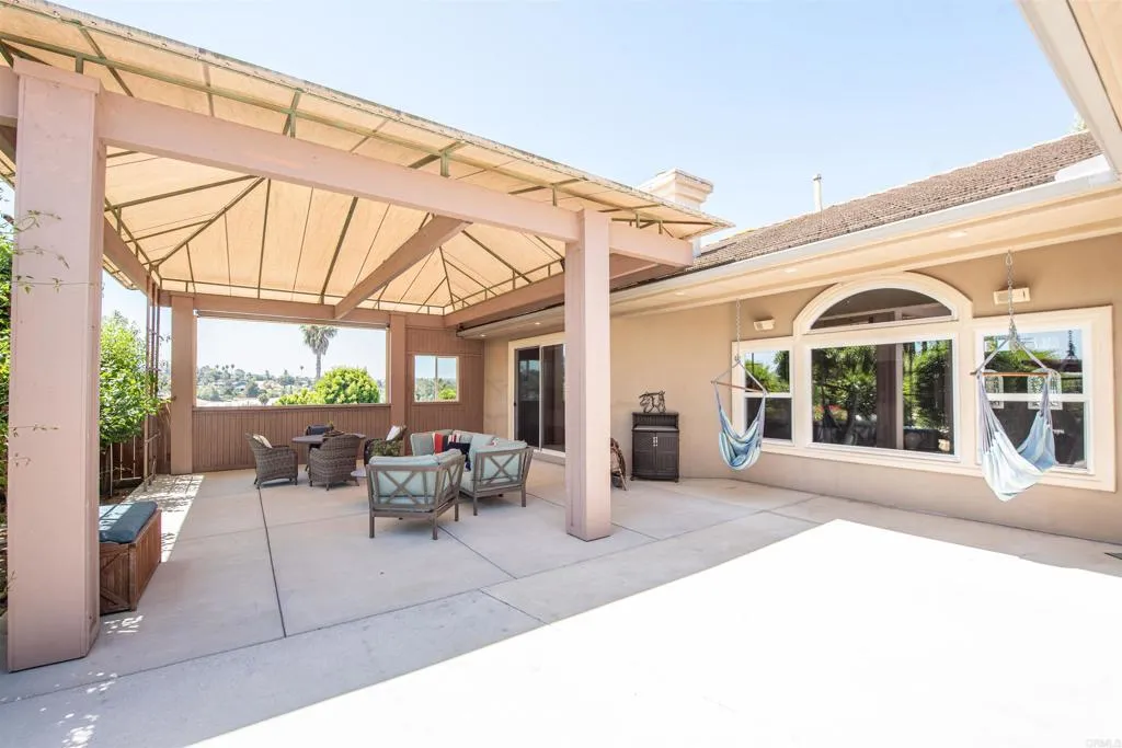 https://cdn.realtyfeed.com/cdn/127/306728558/e99c1ae040670d2a5efa7f2d1ca1b408.webp
