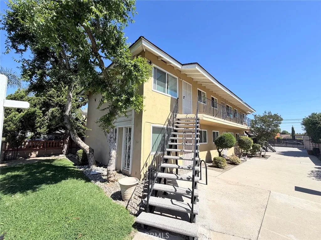 Azusa, CA 91702