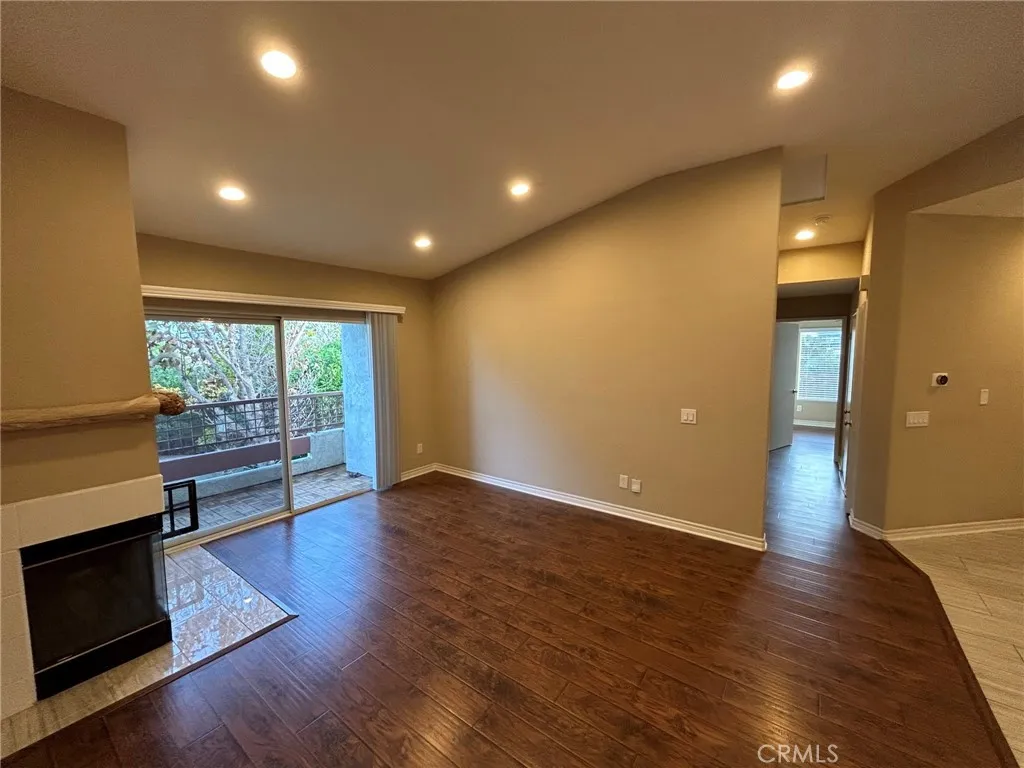 https://cdn.realtyfeed.com/cdn/127/306728626/1efac2ae6de7c95b615953f25b916160.webp