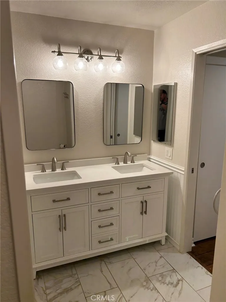 https://cdn.realtyfeed.com/cdn/127/306728626/4caa84f0535443823f03238f549c20a9.webp