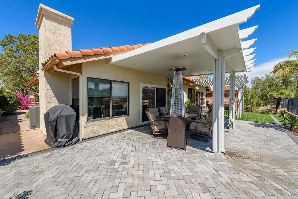 https://cdn.realtyfeed.com/cdn/127/306728631/53f18fd468db2daf74b7a26c65305fcf.webp