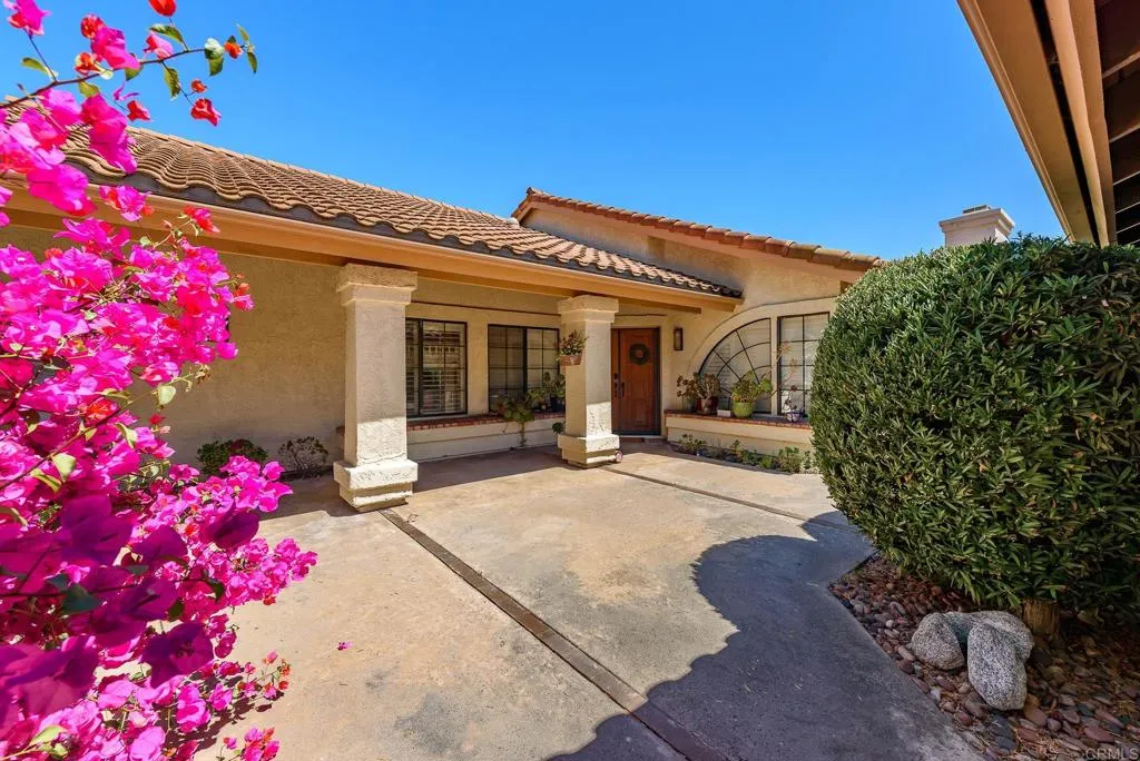 https://cdn.realtyfeed.com/cdn/127/306728631/74c2f31d2708ca2a3ee40e1d2ed49f0f.webp