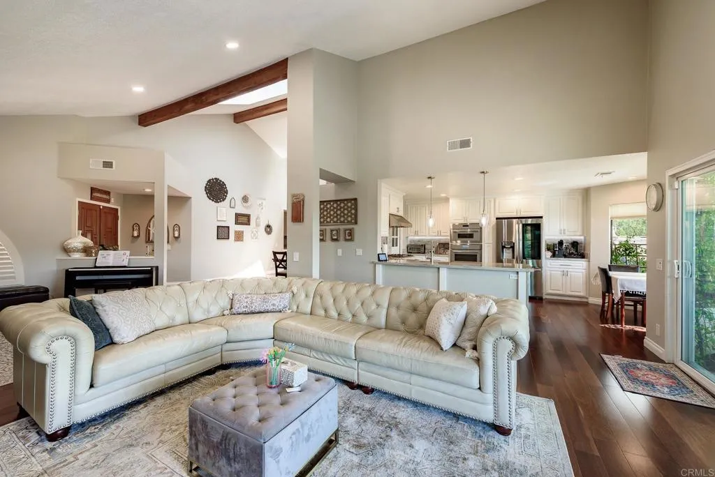 https://cdn.realtyfeed.com/cdn/127/306728631/bcc4d44d8ad0769a5e8c6e2be1775eff.webp