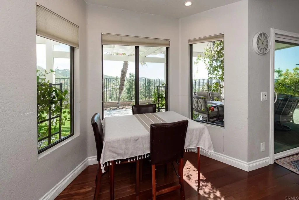 https://cdn.realtyfeed.com/cdn/127/306728631/df044e3651b5cc654bfa579a5bee0751.webp