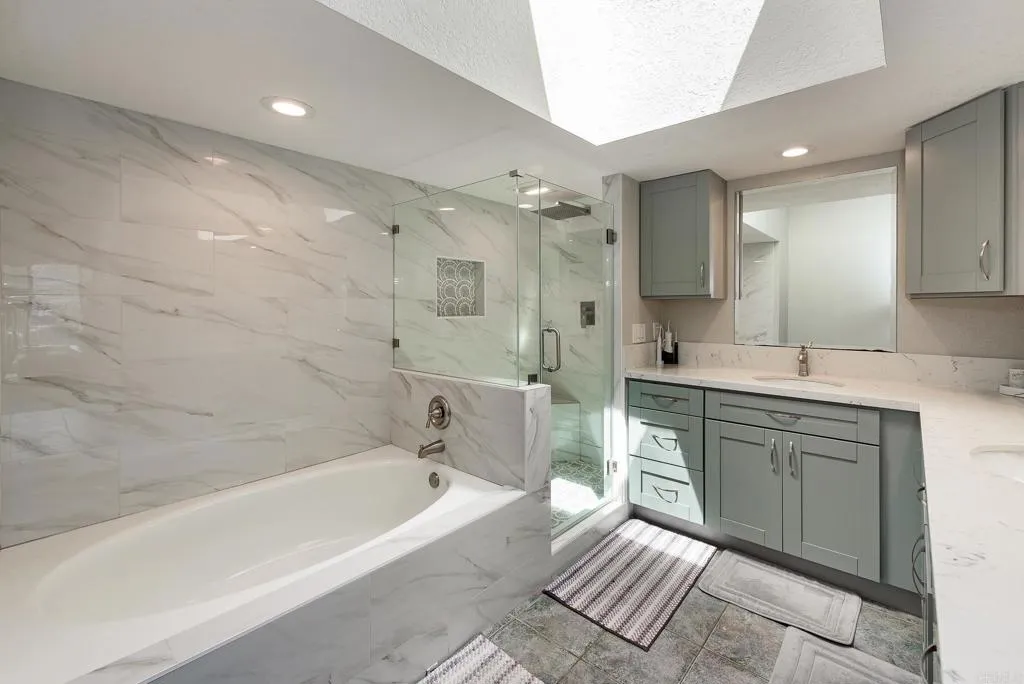 https://cdn.realtyfeed.com/cdn/127/306728631/f4b0c33dc07943236e1f54a5f248b8d3.webp