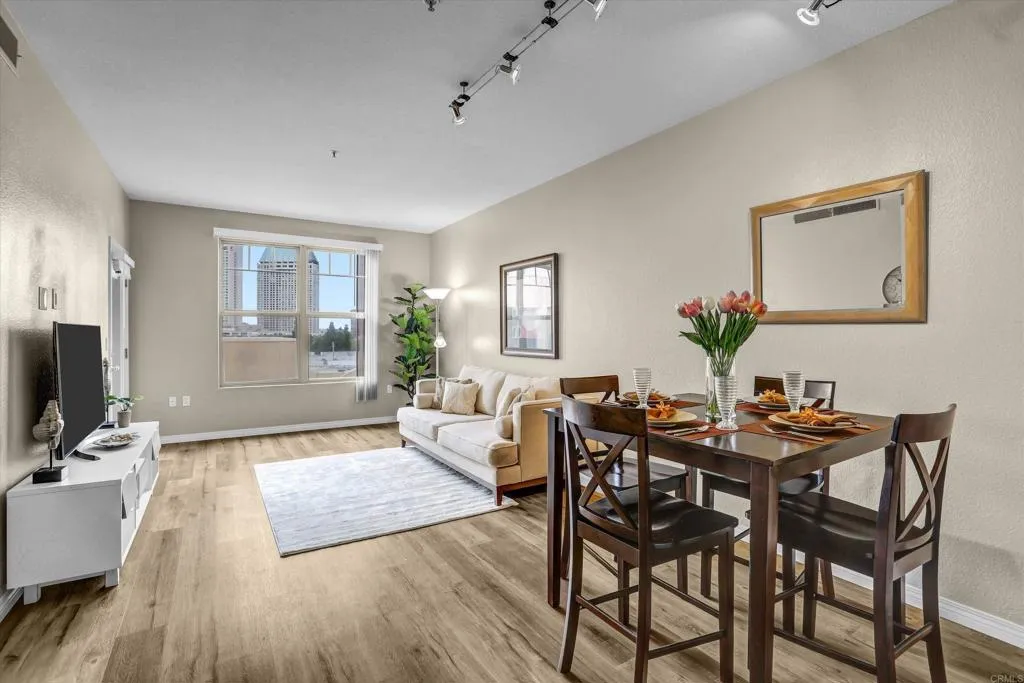 https://cdn.realtyfeed.com/cdn/127/306728633/150bee5d6d2e3ad5b61d8a364e68f366.webp