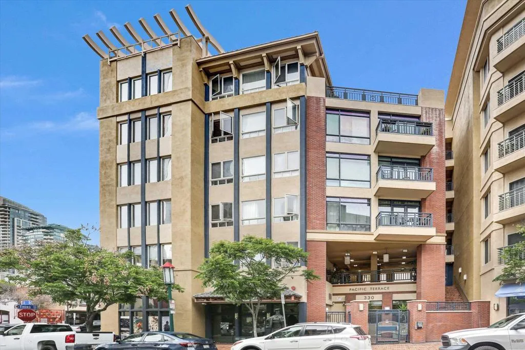 https://cdn.realtyfeed.com/cdn/127/306728633/86289d8177b933c964c98828aafe34e7.webp