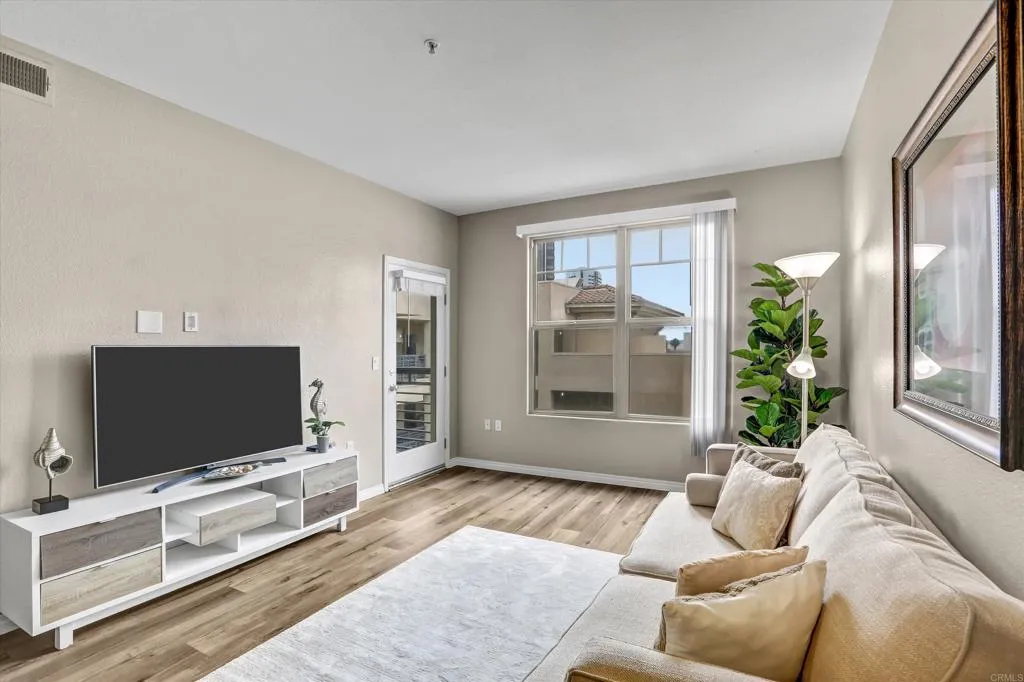 https://cdn.realtyfeed.com/cdn/127/306728633/9298751337406fa73097565946853cc6.webp