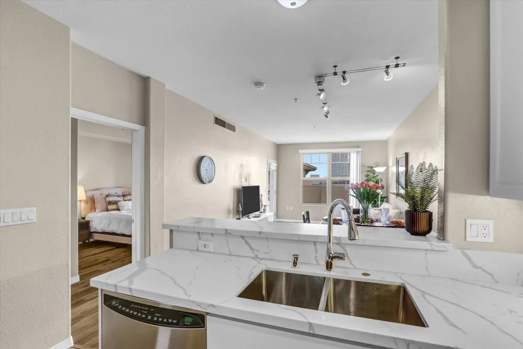 https://cdn.realtyfeed.com/cdn/127/306728633/cecf5d3a9487d6494e42bdcb1c2d91ec.webp