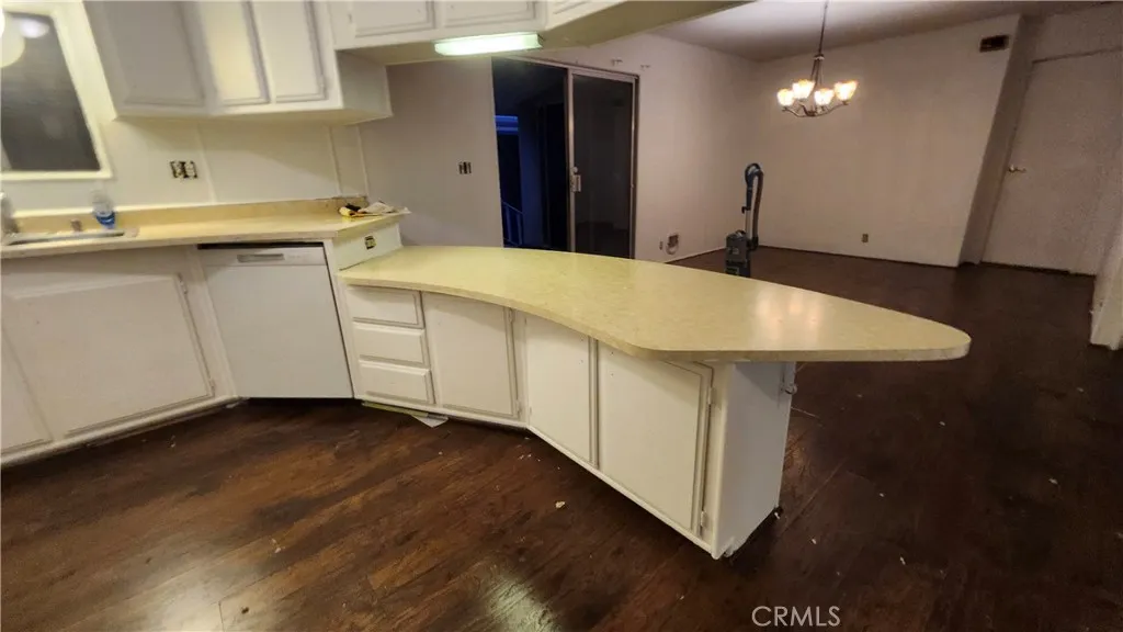 https://cdn.realtyfeed.com/cdn/127/306728670/7df7ccb5f97c1a94bbd5258001e58c6d.webp