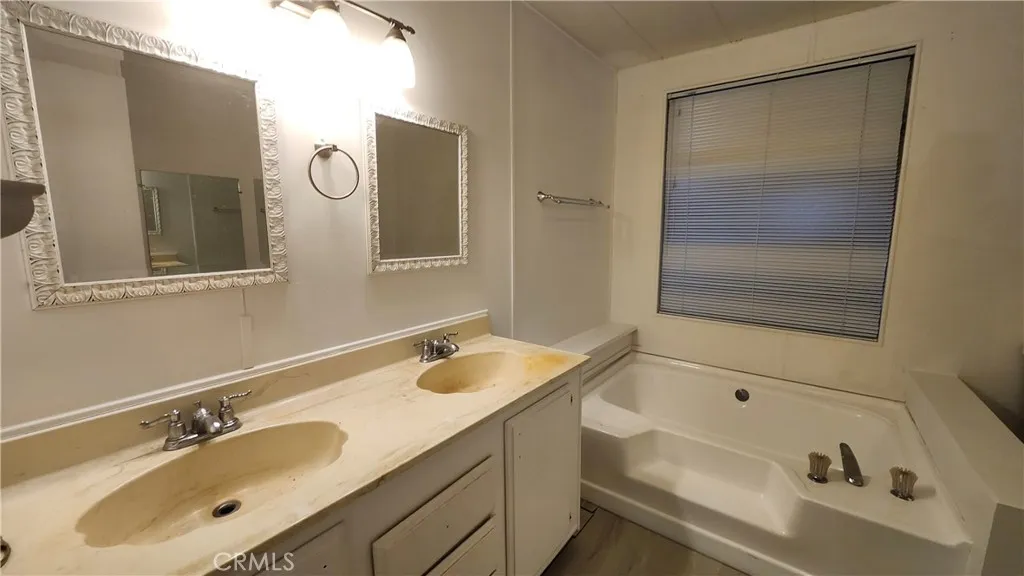 https://cdn.realtyfeed.com/cdn/127/306728670/e2f960f8ae34b26f9a99493698a2710d.webp