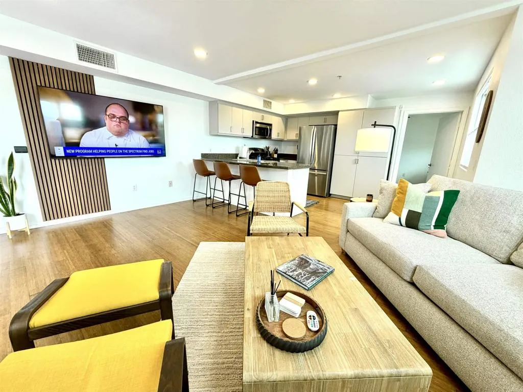 https://cdn.realtyfeed.com/cdn/127/306728687/e9ce6c0122ef62e3106e38fb1cc29af8.webp