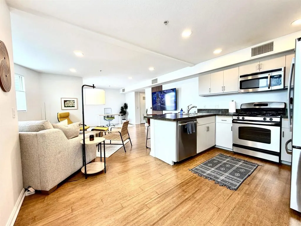 https://cdn.realtyfeed.com/cdn/127/306728687/f2bf5201709bd2196d9dba206139e68d.webp