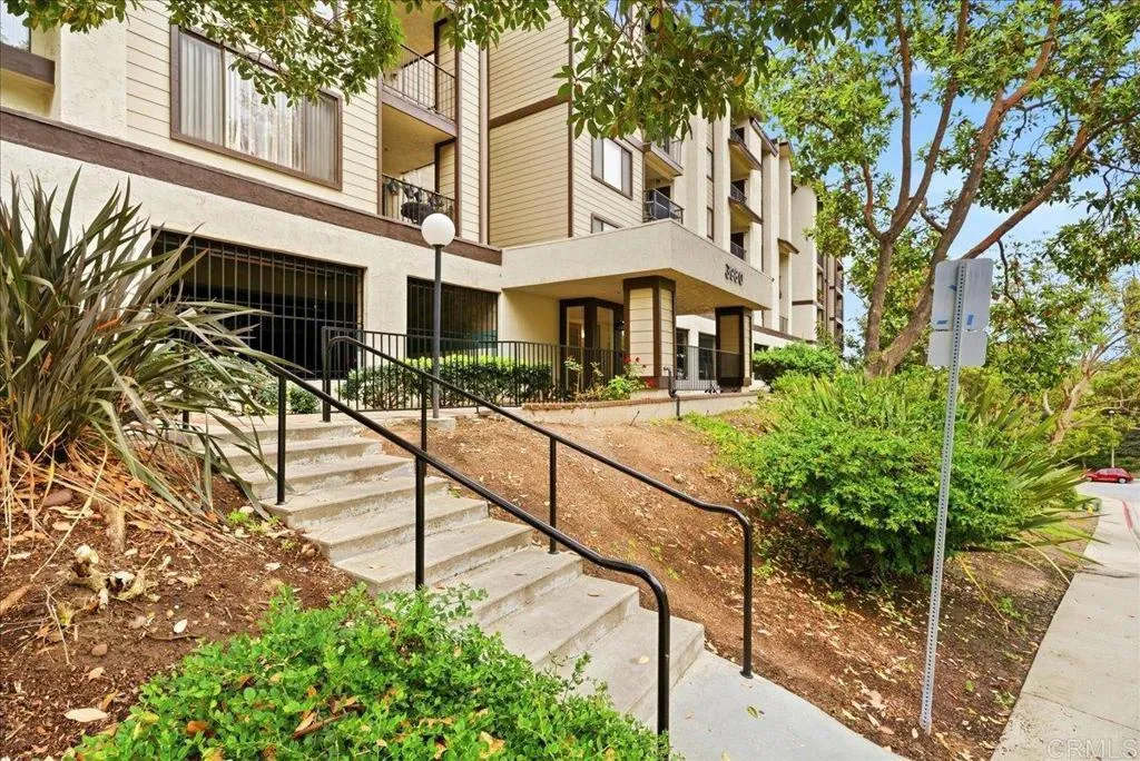 https://cdn.realtyfeed.com/cdn/127/306728695/37cd5e33dbab57fbb5e1013aaecc5993.webp
