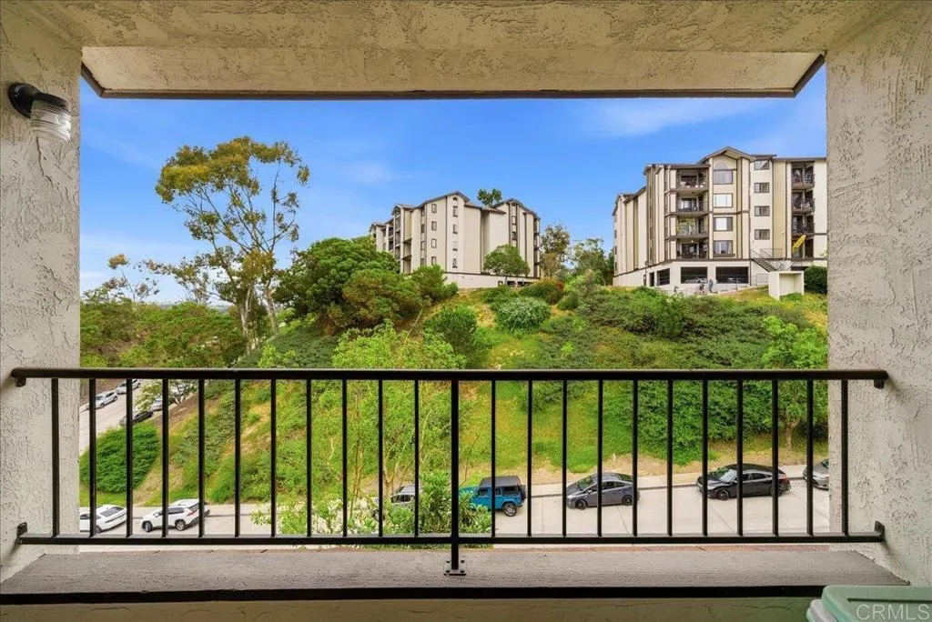 https://cdn.realtyfeed.com/cdn/127/306728695/64449ba7a01d6ece2642c39584e195a9.webp